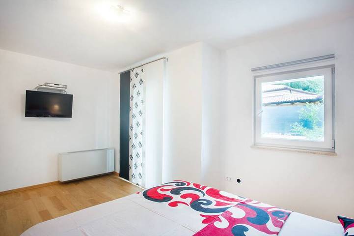 Neues Haus Freeda **** mit Whirlpool, Wifi, 4 Fahrräder im Preis, Grill, Kinderspielplatz in Pula-Medulin, Vintijan