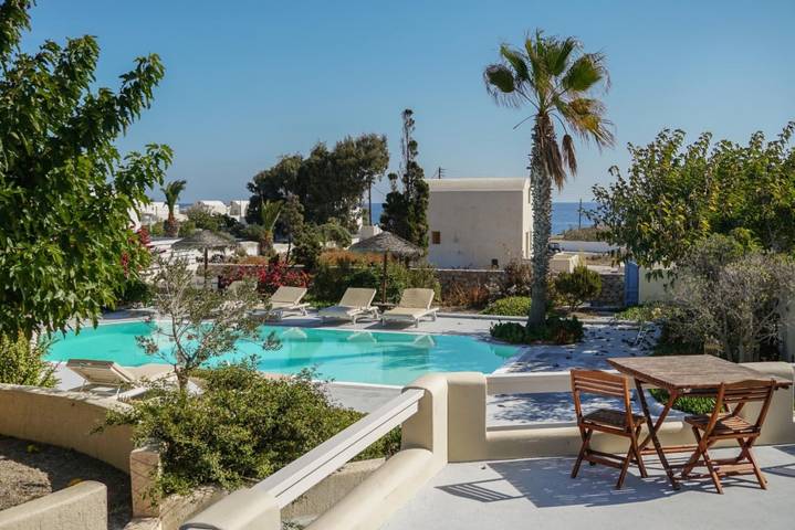Villa pour 9 personnes, avec balcon et jardin, adapté aux familles à Santorin - 3