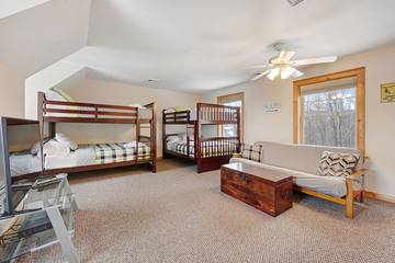 Vacation House for 10 Guests in Long Pond, Monroe County (PA), Picture 2