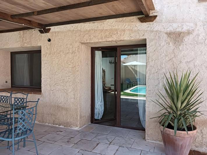 Casa rural para 19 personas, con Balcón y Terraza además de Jardín y Piscina en Manchuela Conquense