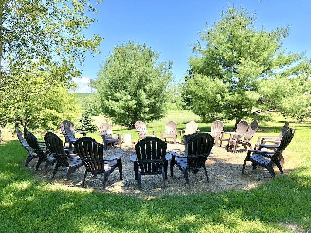 Allegan Acres Private 3 Acres, Pool, Hottub, Kamin, Firepit, Pingpong, Spiele, Strand in Fennville, Allegan County