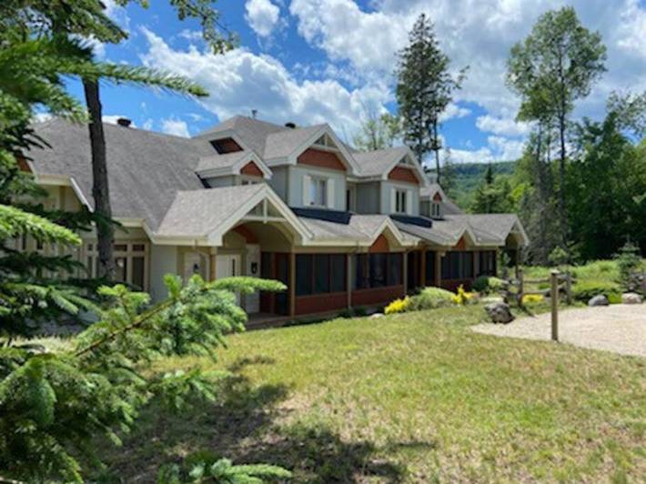 Gîte pour 4 personnes, avec piscine et balcon dans Mont-Tremblant - 2