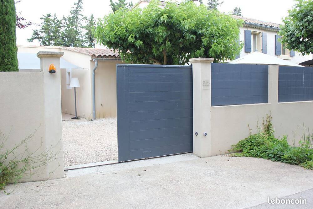 Gîte de Plain Pied de 48 m2 Attenant à un mas Provençal in Rognonas, Arles und Umgebung