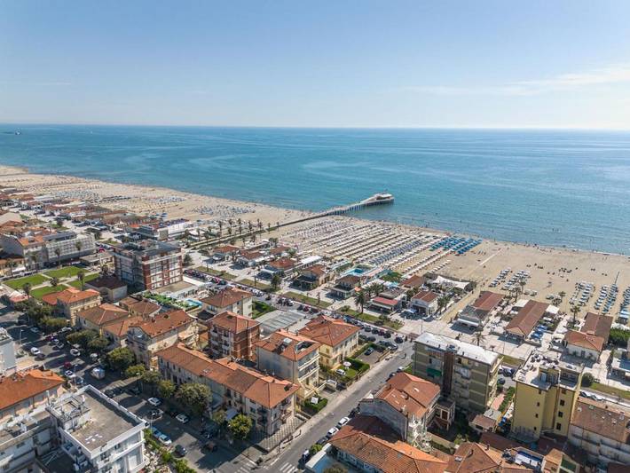 Ferienwohnung für 4 Personen, mit Terrasse in Lido di Camaiore - 2