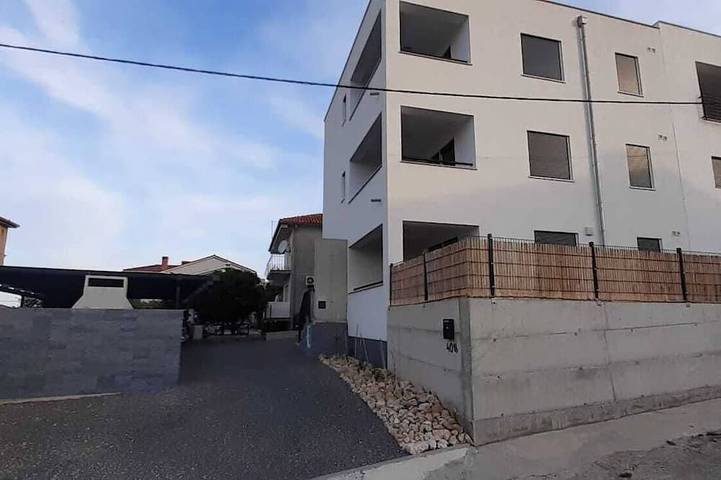 Entire apartment, 3 Zimmer Wohnung Neubau 100 Meter zum Strand in Barbat na Rabu, Rab