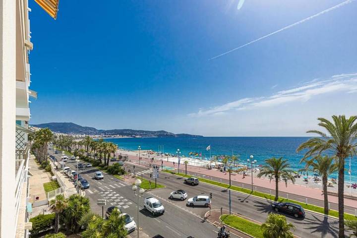 Gîte pour 6 personnes, avec balcon dans Plage Fabron Bambou Nice