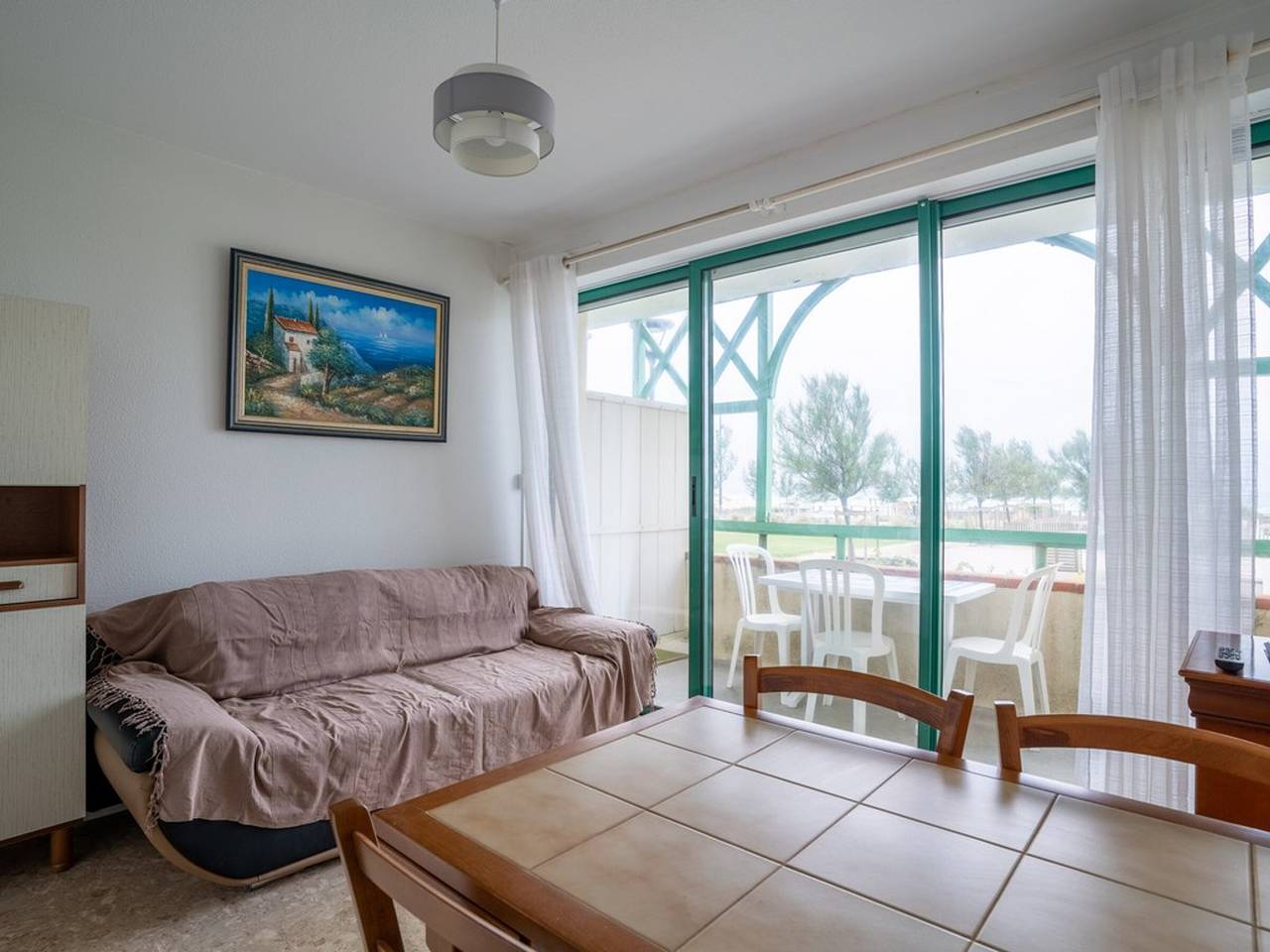 Entire apartment, Oceanfront Apartment for 4 in Mimizan - Cleaning Included in Mimizan Plage, Mimizan