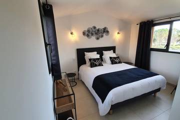 Villa pour 8 Personnes dans Cala Rossa, Lecci, Photo 3