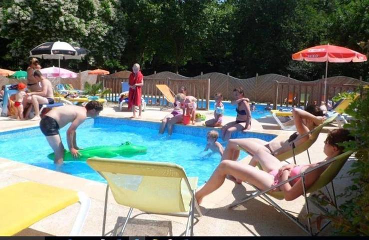 Camping pour 4 personnes, avec Piscine