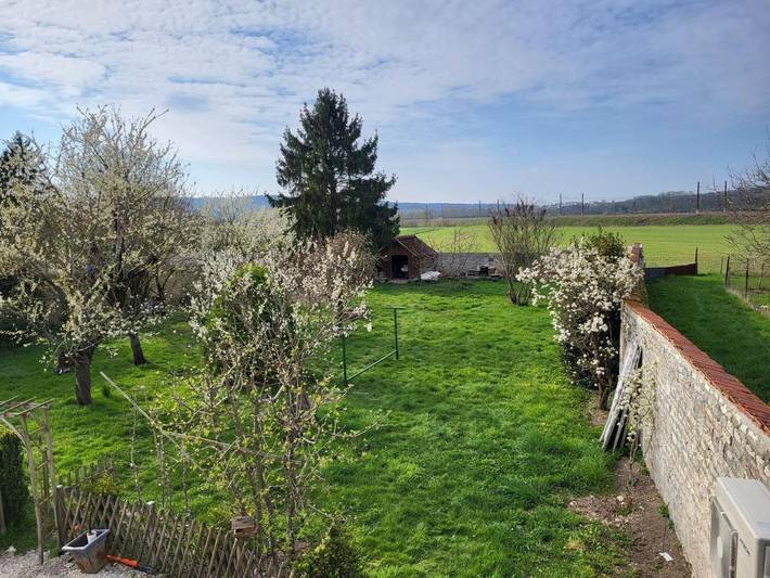 Location de vacances pour 3 personnes, avec Terrasse ainsi que Jardin et Vue à Tonnerre (Yonne) - 4