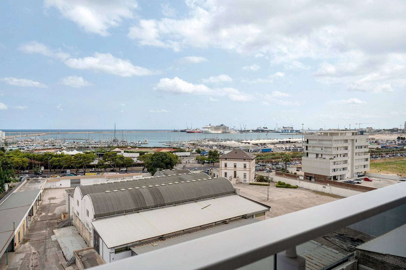 Appartement entier, Appartement 'U Gnore - Chambre Poulpe' avec vue sur mer, Wi-Fi et climatisation in Bari, Province de Bari
