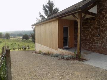 Gîte pour 4 personnes, avec terrasse et jardin à Ussac