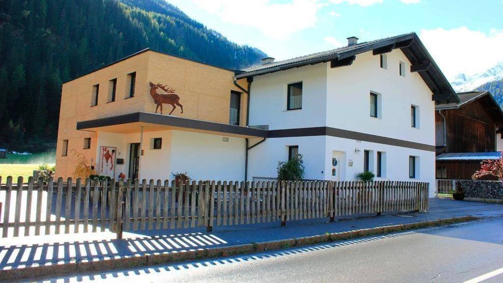 Geheel appartement, Four-Bedroom Apartment with Balcony in Kaunergrat, Kaunertal