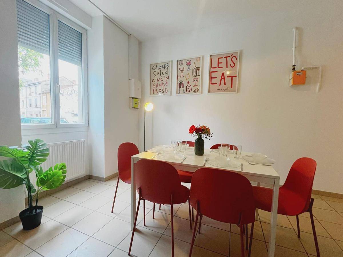 Appartement entier, Terrazzo - Appartement 6 personnes - Check in h24 & Wifi in Oullins, Lyon et ses environs