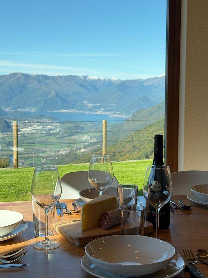 Gîte pour 8 personnes, avec jardin ainsi que vue et vue sur le lac à Mello - 3
