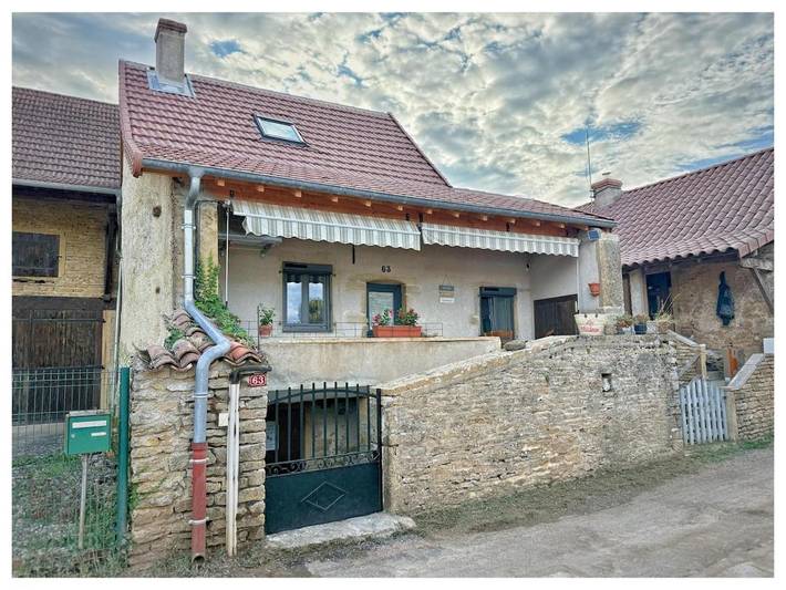 Location de vacances pour 2 personnes, avec Terrasse ainsi que Jardin et Vue à Riotord
