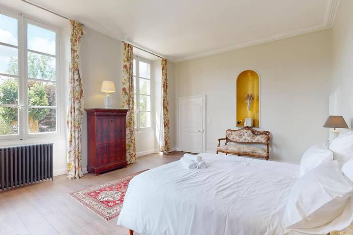 Location de vacances pour 12 personnes, avec jardin à Mailly-le-Château - 3