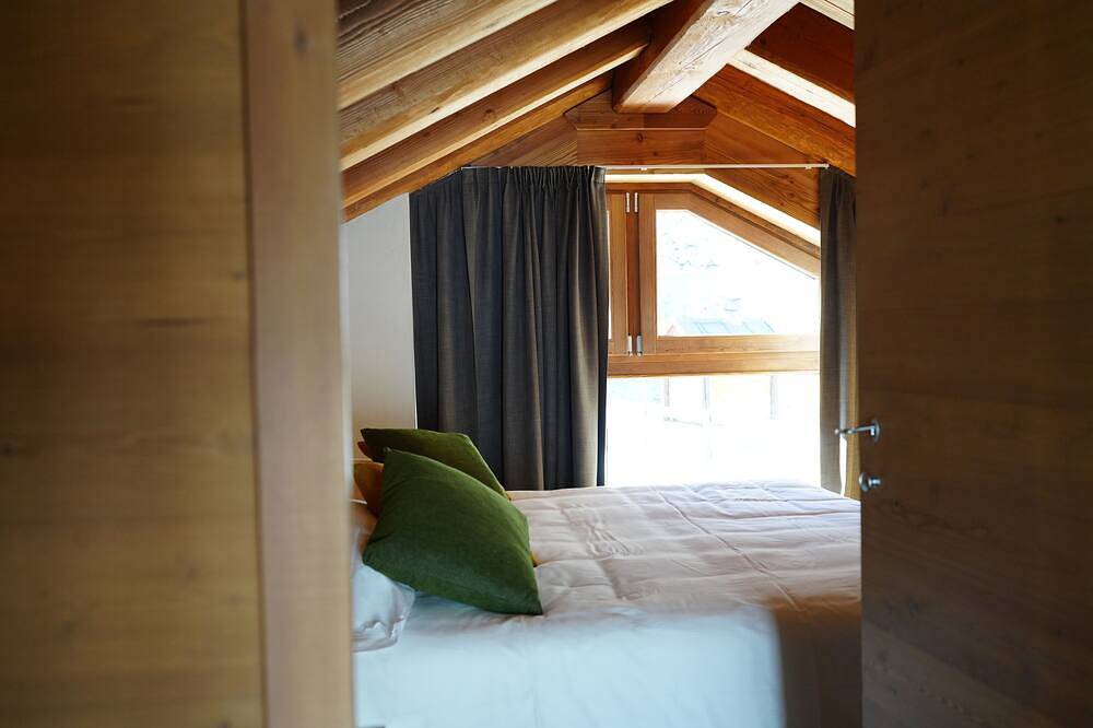 Exclusive chalet with sun terraces and glorious views of the Matterhorn mountain in Cervinia, Valtournenche