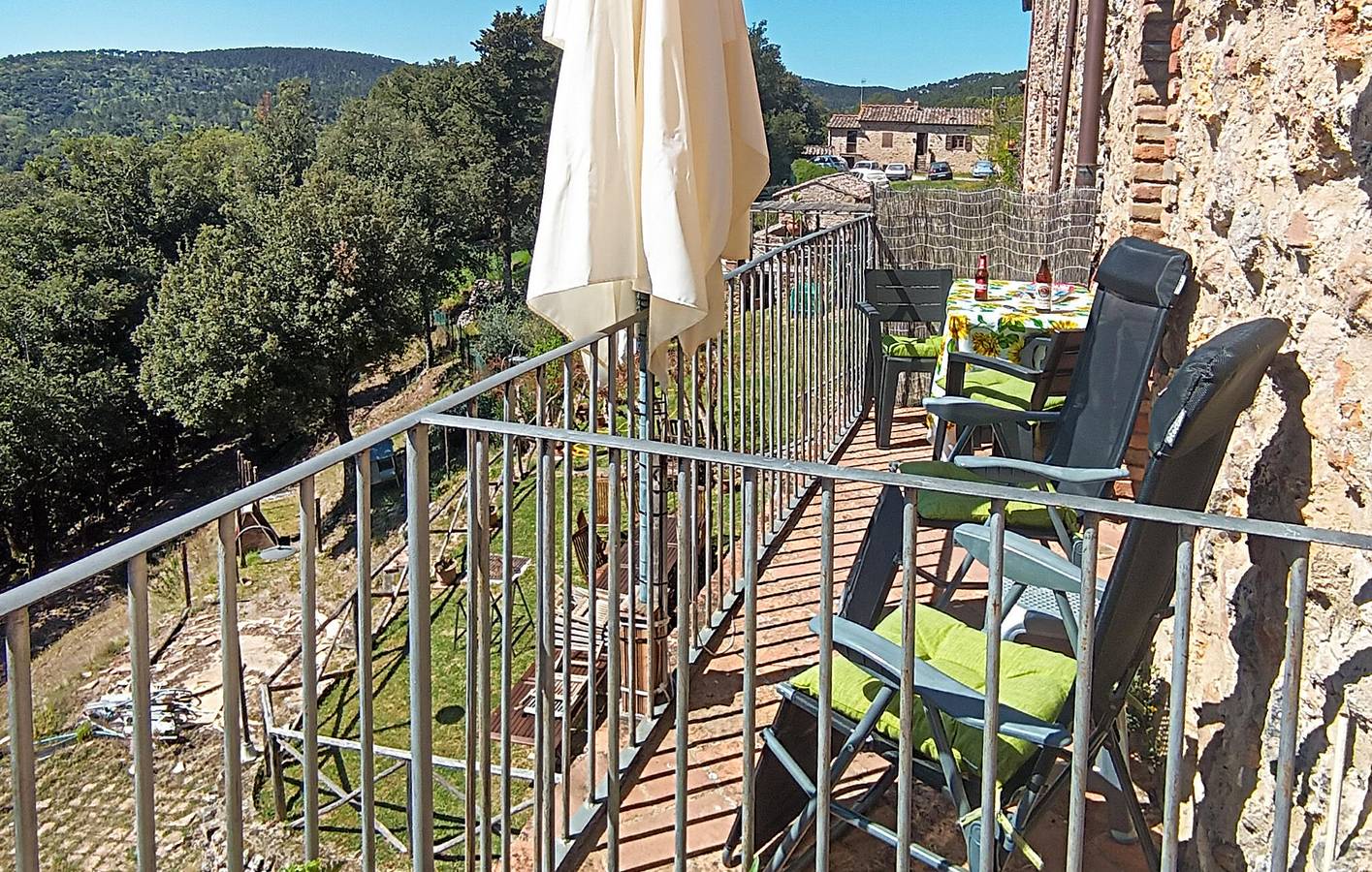 Ganze Ferienwohnung, Riverside Escape mit WiFi und Parkplatz in Monticiano, Siena Provinz