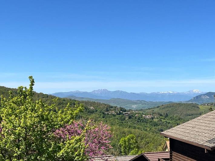 Vakantiewoning voor 6 personen, with Balkon and Terras as well as Tuin in San Benedetto Val di Sambro