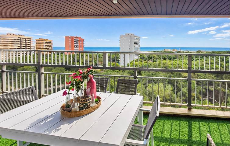 Ferienwohnung für 6 Personen, mit Ausblick und Pool sowie Terrasse in Valencia - 2