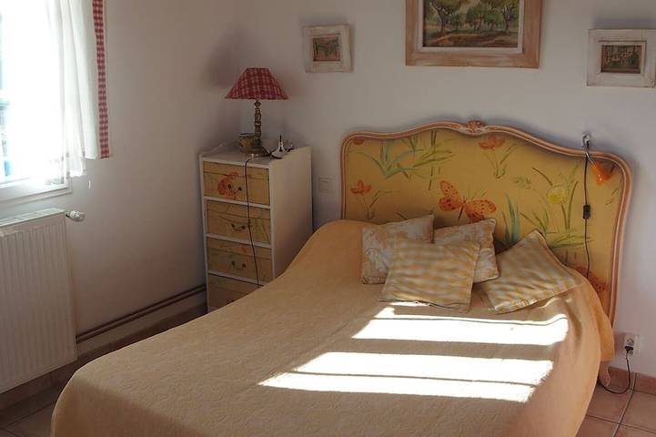Gîte pour 2 personnes, avec Terrasse ainsi que Jardin et Piscine à Ossès - 3