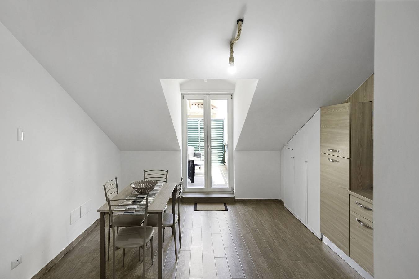 Apartamento entero, Apartamento 'Alba' con vistas a la montaña, Wi-Fi y aire acondicionado in Pimonte, Montes Lattari