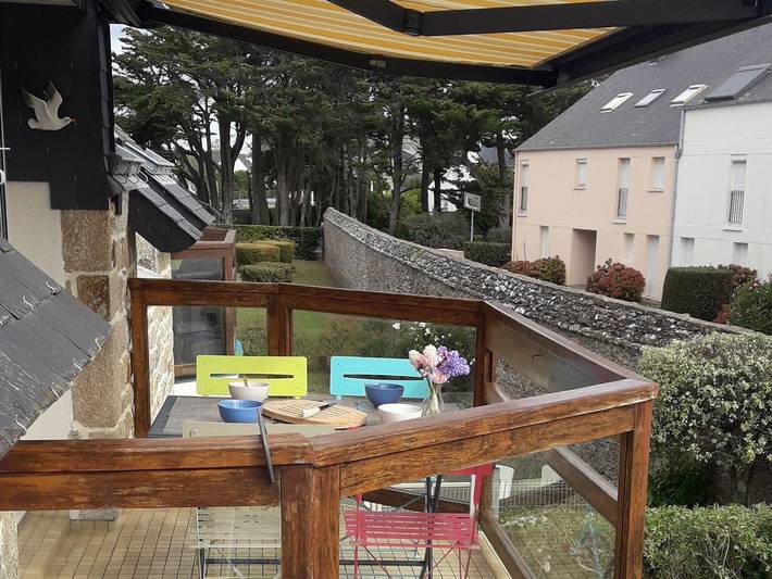 Ganze Wohnung, Ruhige T3-Duplexwohnung, 2 Schlafzimmer, strandnah, Parkplatz, Sarzeau in Sarzeau, Côte des Mégalithes