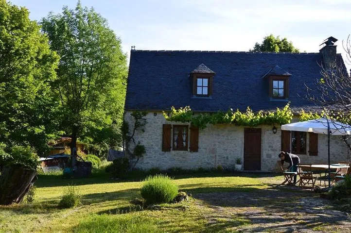 Casa de vacaciones para 6 personas, con terraza además de jardín y piscina - 1