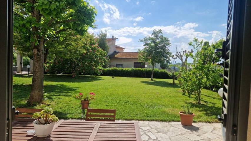 Appartamento per 4 persone, con Balcone e Terrazza nonché Giardino e Panorama a Colonnella