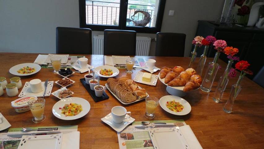 Location de vacances pour 2 personnes, avec vue ainsi que terrasse et jardin à Chiroubles - 3