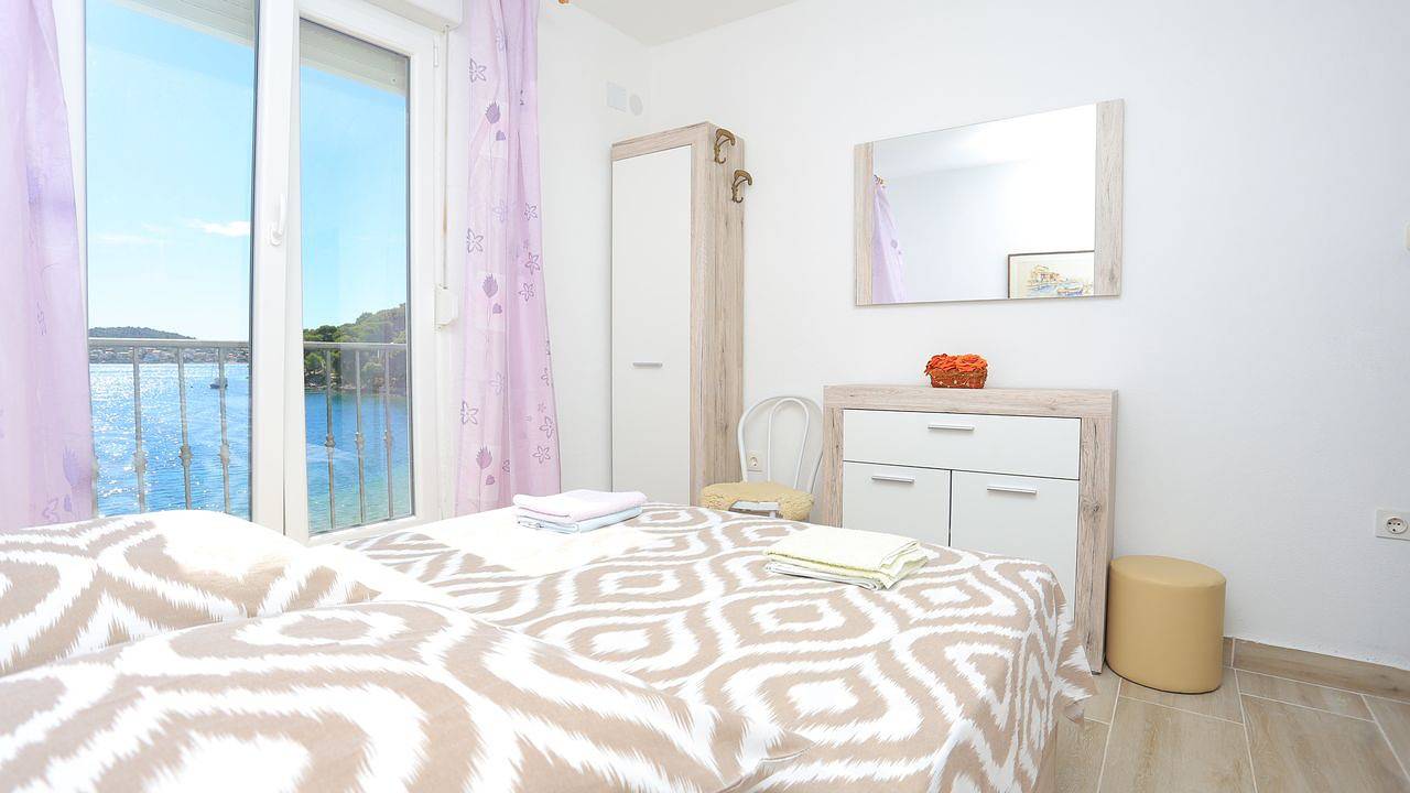 Apartamento vacacional entero, Ferienwohnung für 4 Personen (30 m²) in Rogoznica in Rogoznica, Condado de Šibenik-Knin