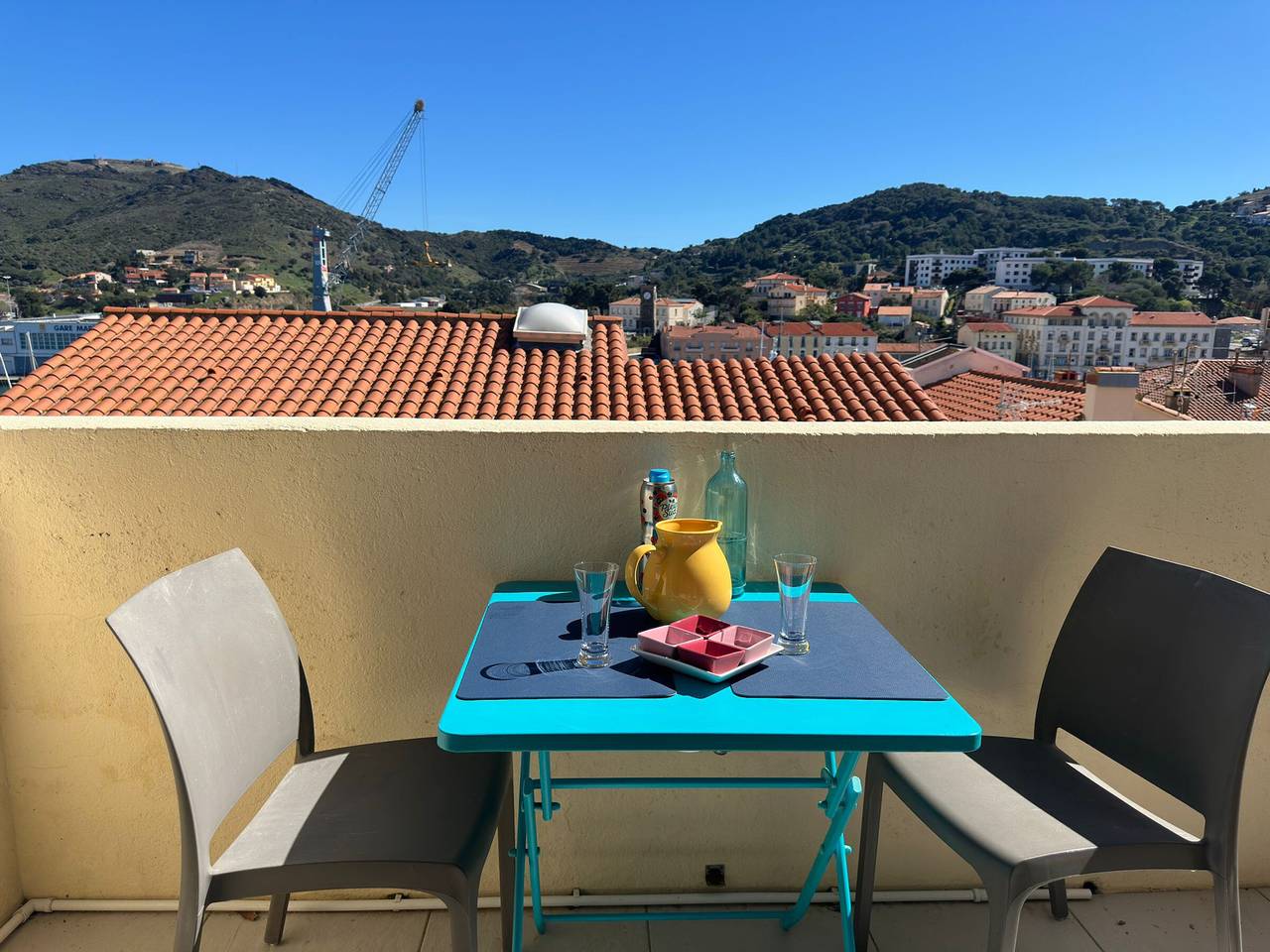Apartamento entero, Apartamento con aire y vista al puerto - 6 pers. in La Côte Vermeille, Port-Vendres