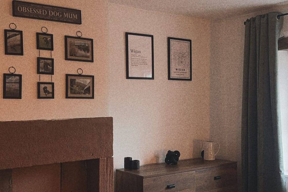 Dunmallet Cottage - Hot Tub, River, Centre of Pooley Bridge in Pooley Bridge, Lake District