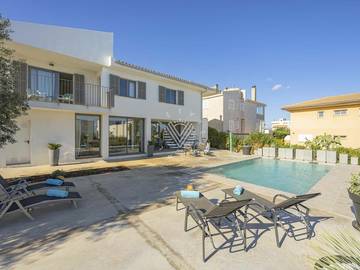 Holiday home in Son Serra de Marina, Santa Margalida für 10 