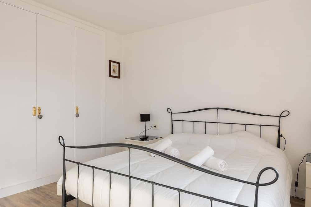 Appartement entier, Appartement avec terrasse 8min pied plage S'Agaró in Platja d'Aro, Costa Brava