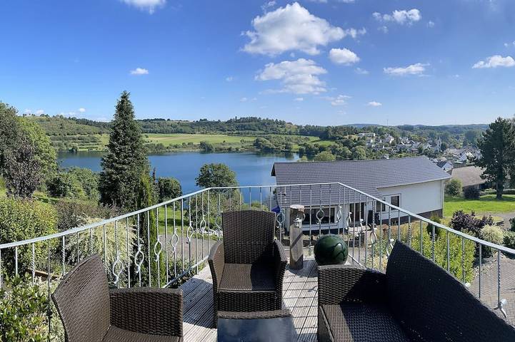 Ferienhaus für 16 Personen, mit Whirlpool und Sauna sowie Balkon und Garten - 1