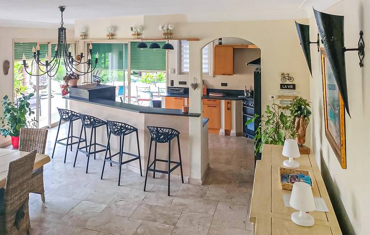 Modernes Apartment mit Pool & Terrasse bei Cabris in Peymeinade, Mittelmeerküste (Frankreich)