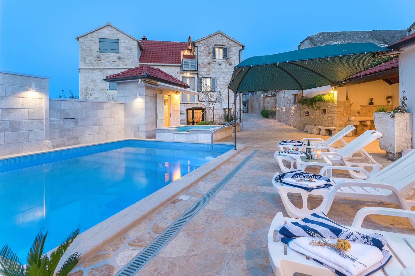 Trzypokojowy dom z balkonem i widokiem na morze Skrip, Brač K-17345 in Škrip, Brac