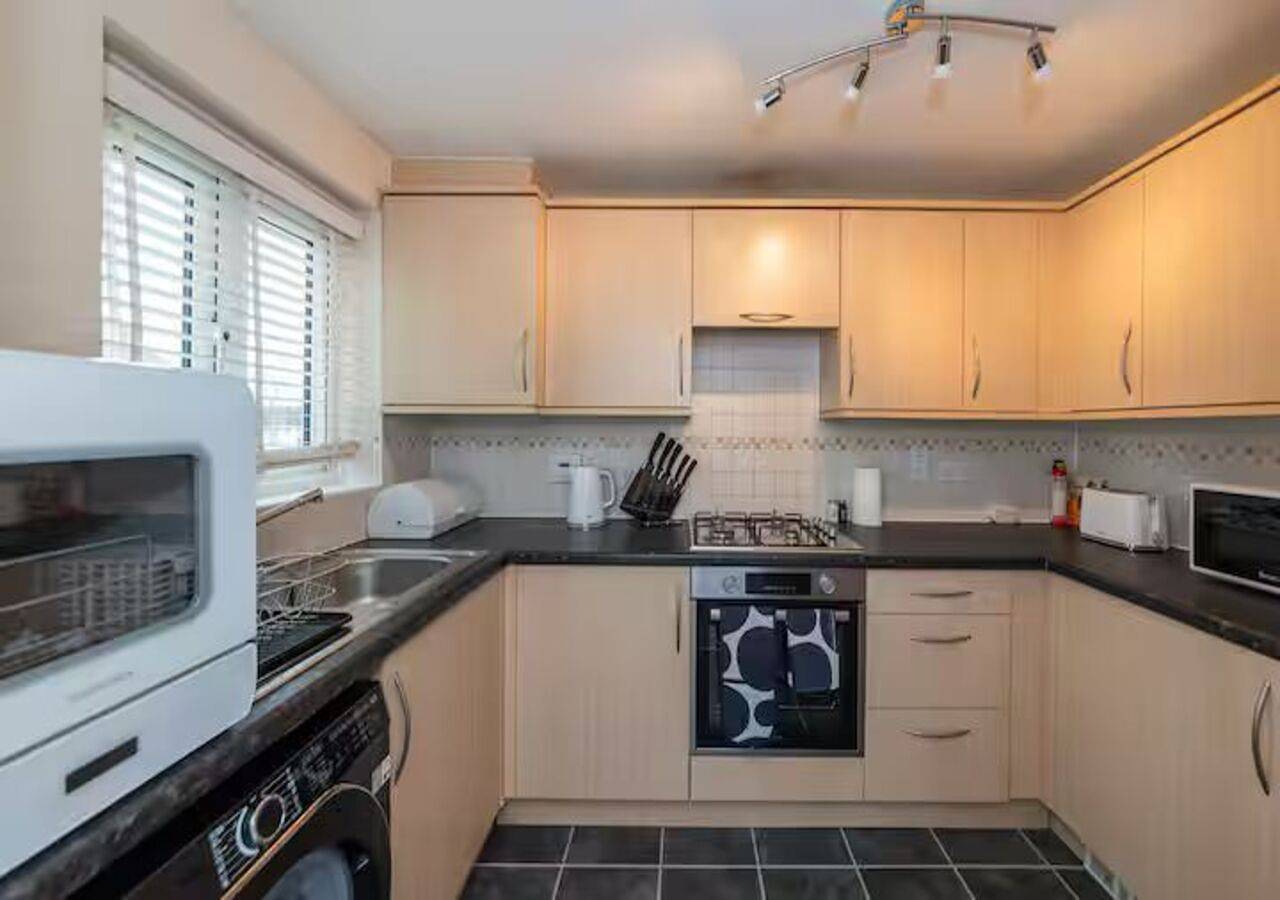 Cosy retreat with outdoor seating - Pass the Keys in Tilehurst, Berkshire