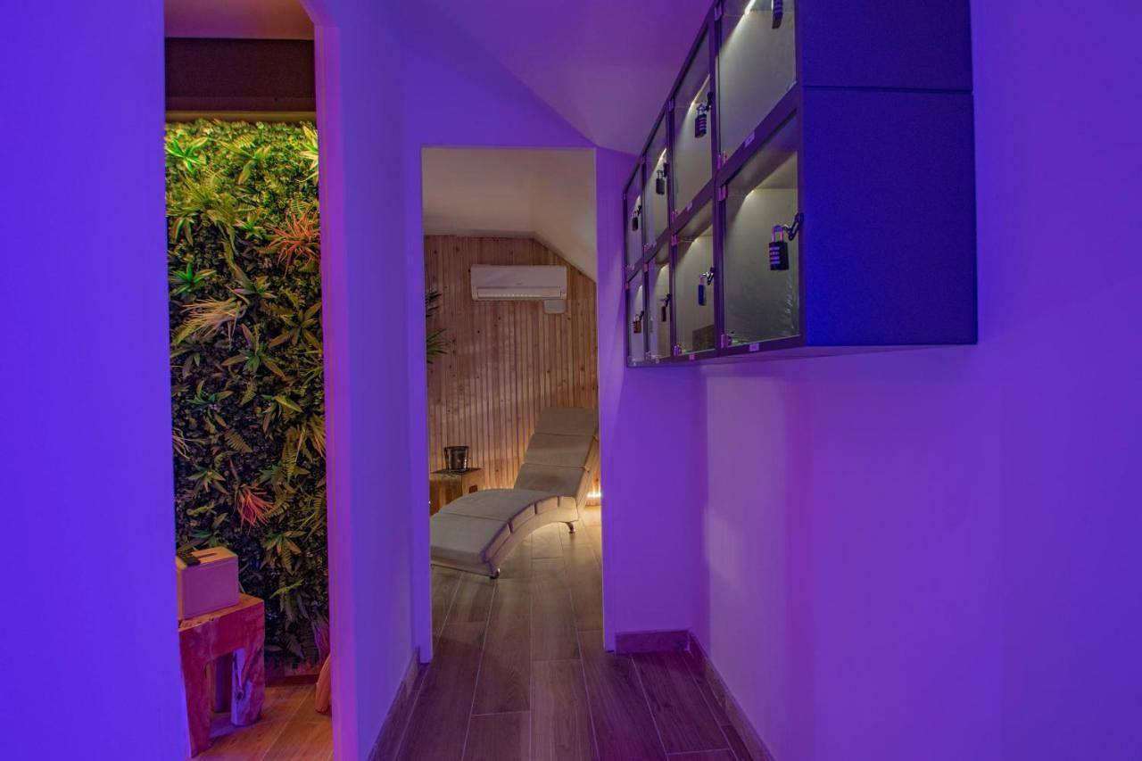 Superior Apartment with Sauna in Cuers, Côte méditerranéenne (France)