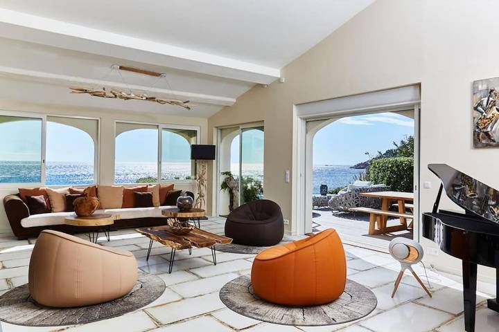 Location de vacances pour 8 personnes, avec Balcon et Jardin ainsi que Piscine et Vue dans Plage de Bonne Terrasse