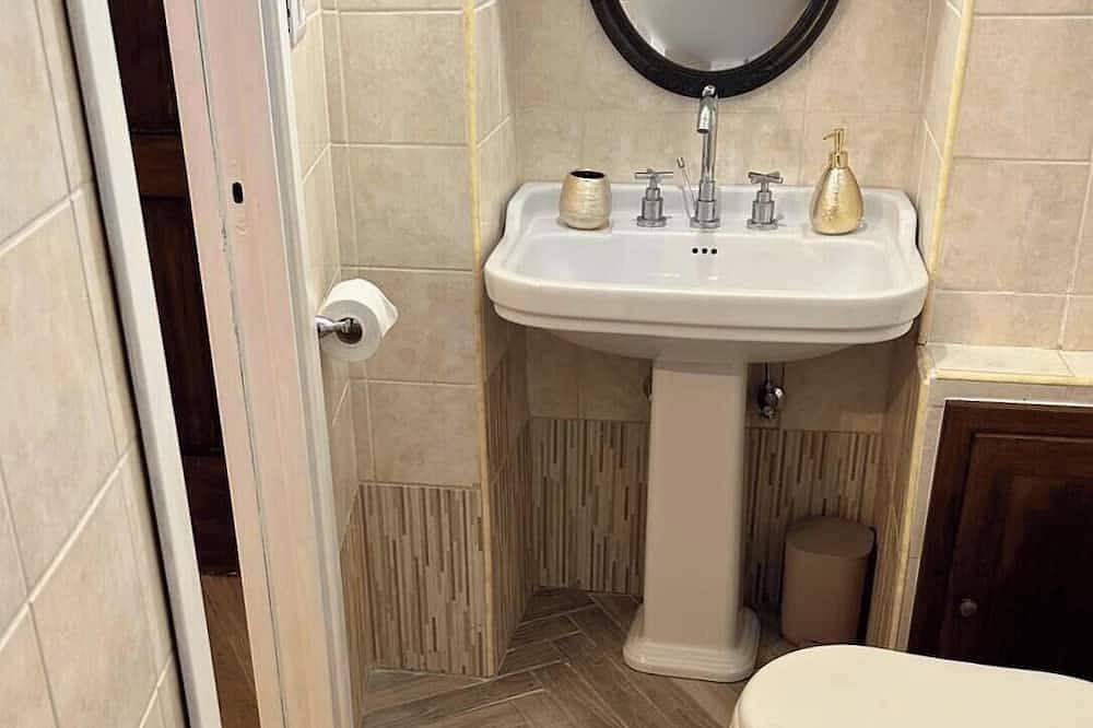 Appartamento intero, Historic Calabrian Clifftop Apartment with Panoramic Sea Views in Amantea, Provincia di Cosenza