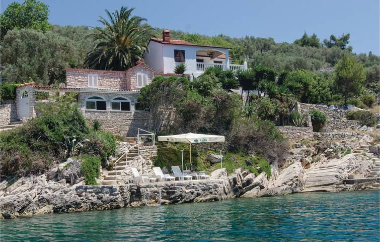 Location de vacances pour 6 personnes, avec terrasse, animaux acceptés en Korcula - 2