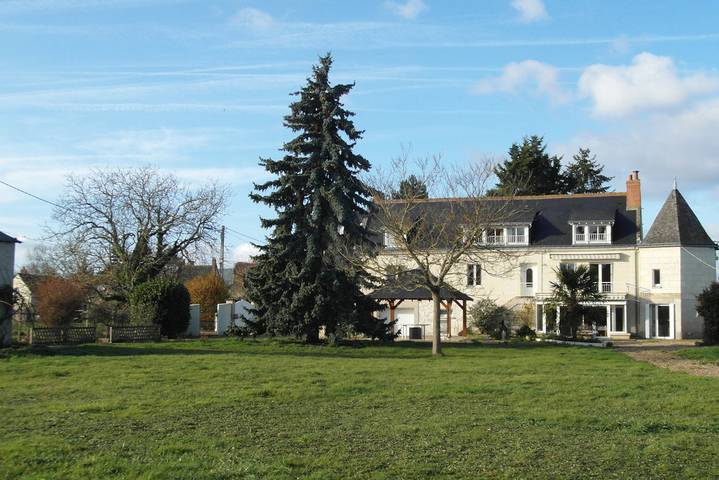 Chambre d’hôte pour 2 personnes, avec jardin à Bréhémont