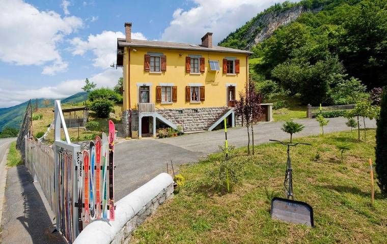 Chalet pour 9 personnes, avec jardin ainsi que terrasse et vue