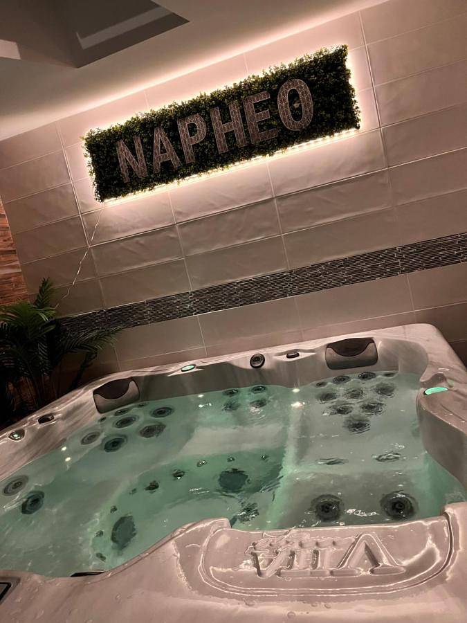 Chambre d’hôte pour 3 personnes, avec Jacuzzi et Terrasse ainsi que Jardin et Sauna à Breuil-la-Réorte