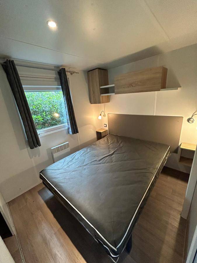 Camping pour 8 personnes, avec Jacuzzi et Terrasse ainsi que Bassin pour enfant et Piscine à Mimizan - 3