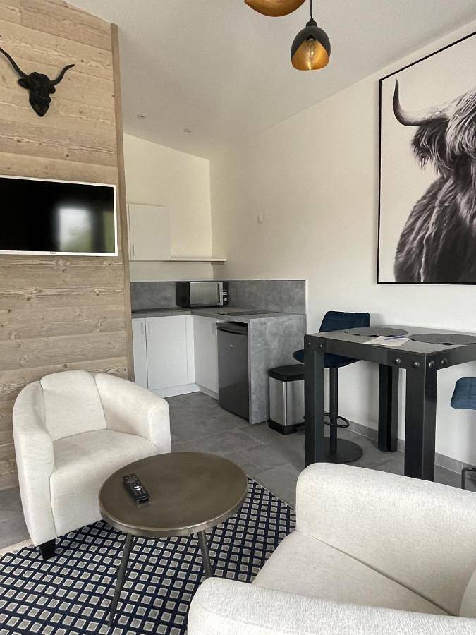 Gîte pour 2 personnes, avec terrasse et vue à Les Attaques - 2