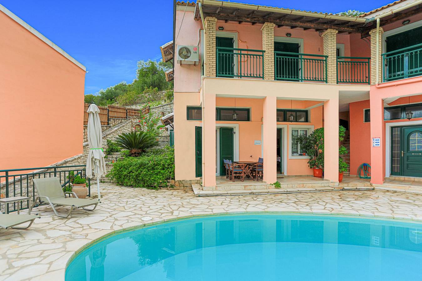 Villa Dora: Pool, 50m from the beach in Katavolos, Korfu